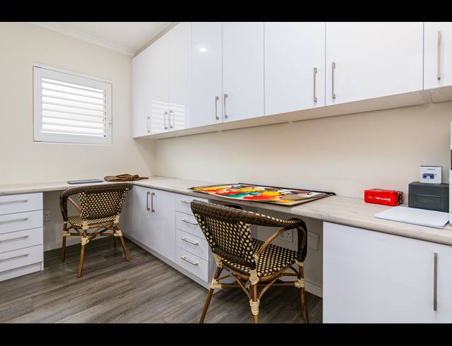3 BEDROOM FREEHOLD FOR SALE IN SANDOWN
